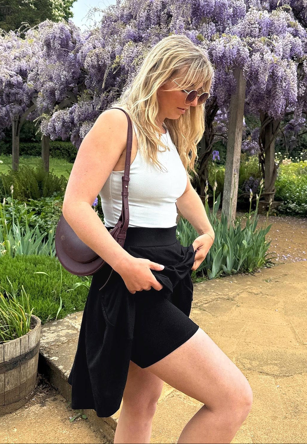 Toni, 5'7