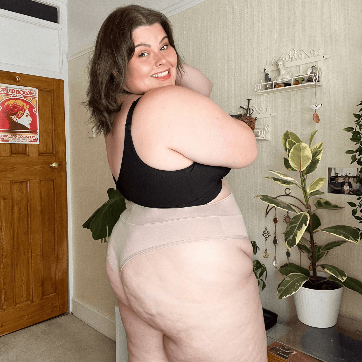 Cheeky High Leg Knickers - Milk Bottle - Snag