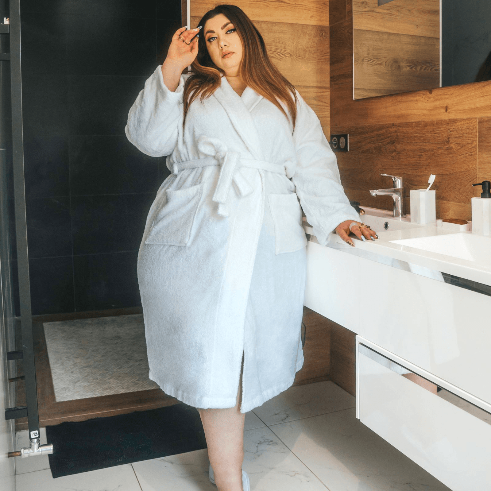Luxury Large Bath Robe in White - Snag Luxury Large Bath Robe in White - Snag