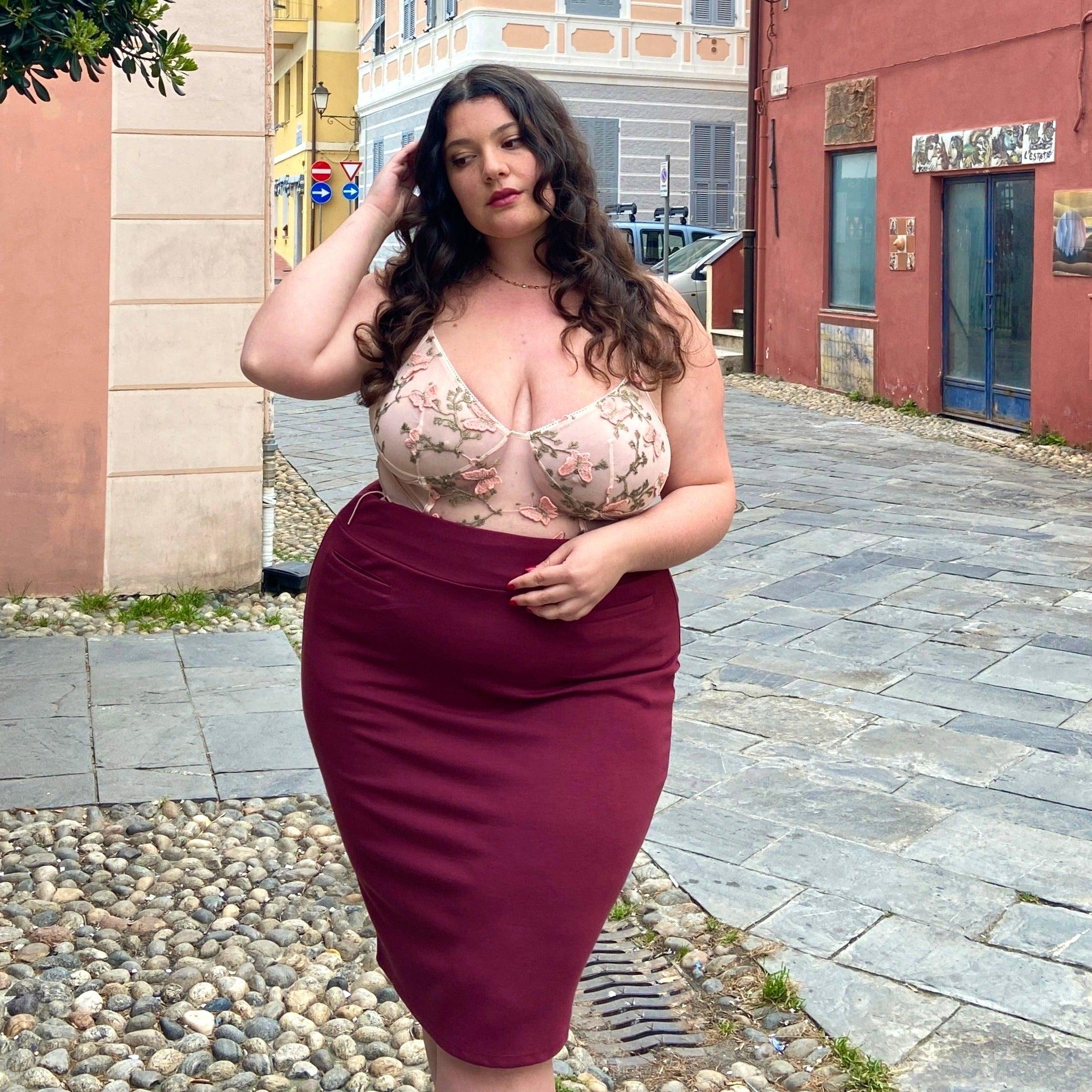 Burgundy Pencil Skirt Snag1