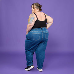 Brie, 5'2" - Size H1 Short