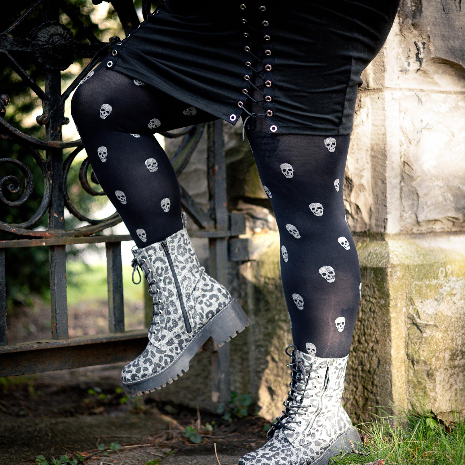 80 Denier Opaque Tights Sparkle Skulls