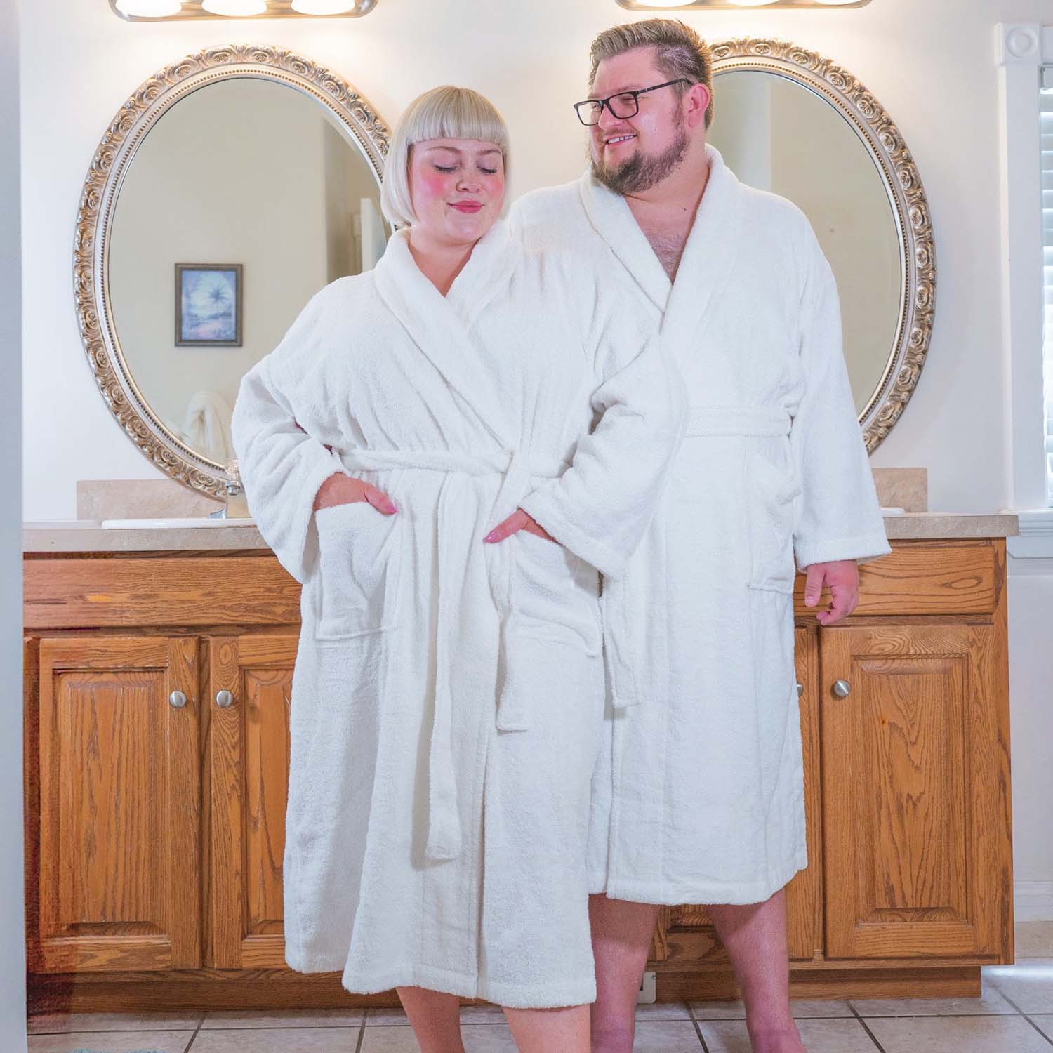 Luxury Large Bath Robe in White - Snag Luxury Large Bath Robe in White - Snag