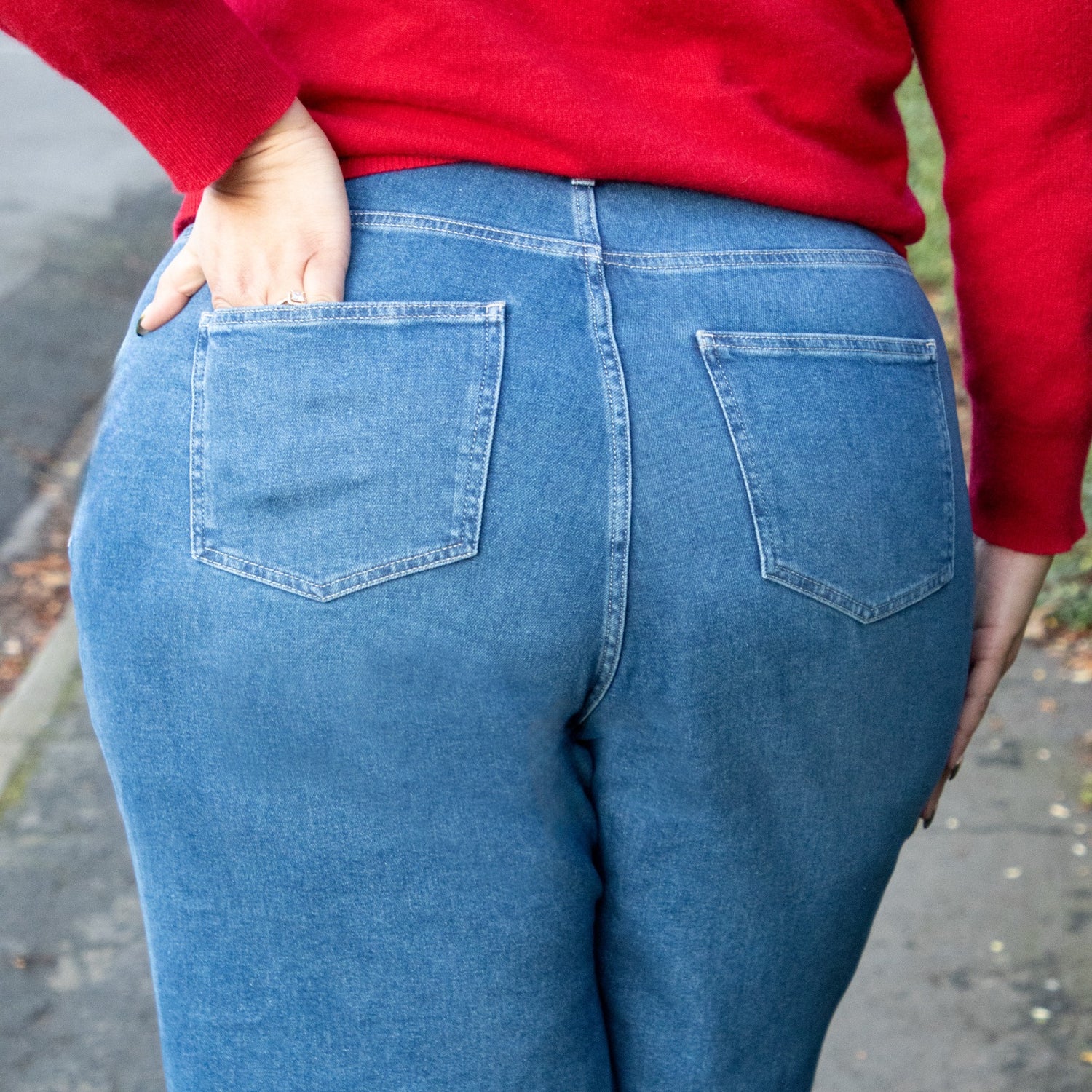 Larrissa - Size G1 - 5ft 11