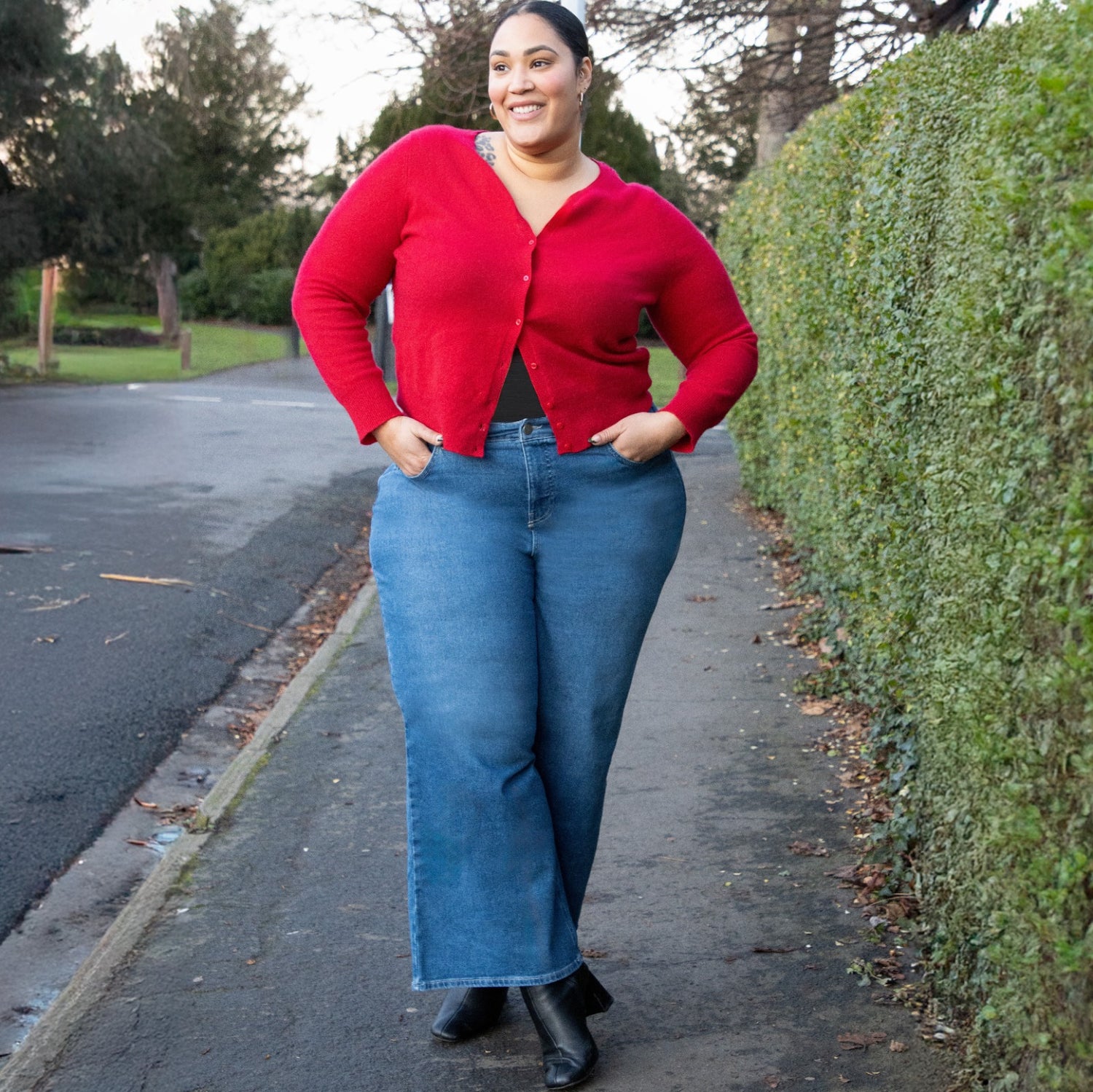 Larrissa - Size G1 - 5ft 11