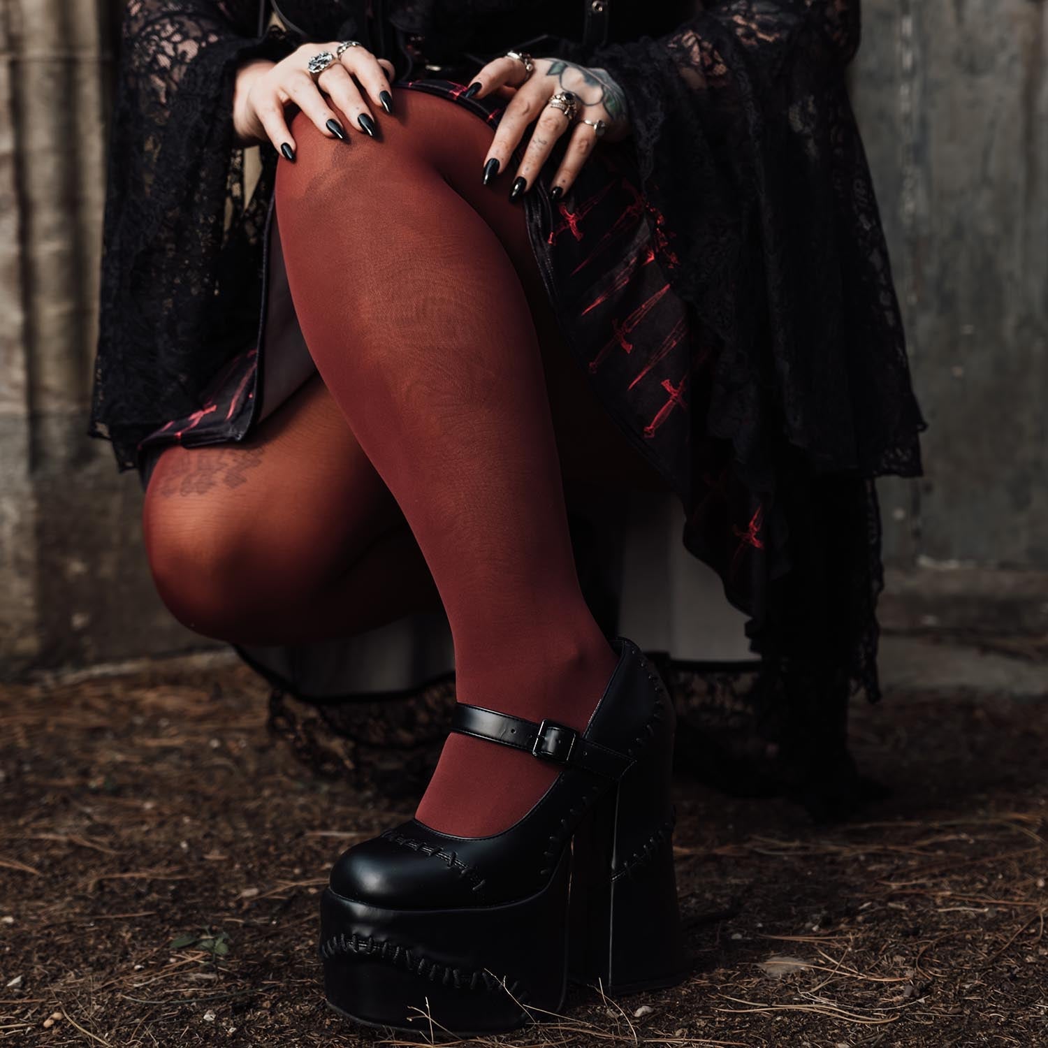 Roast 50 Denier Tights in Burgundy Snag