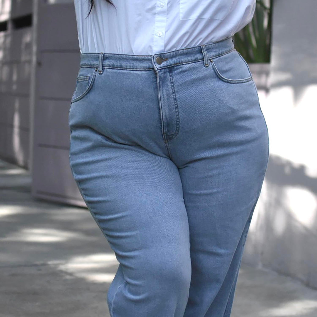 Yamila, 5ft 6in / 168cm - Size F2 Long
