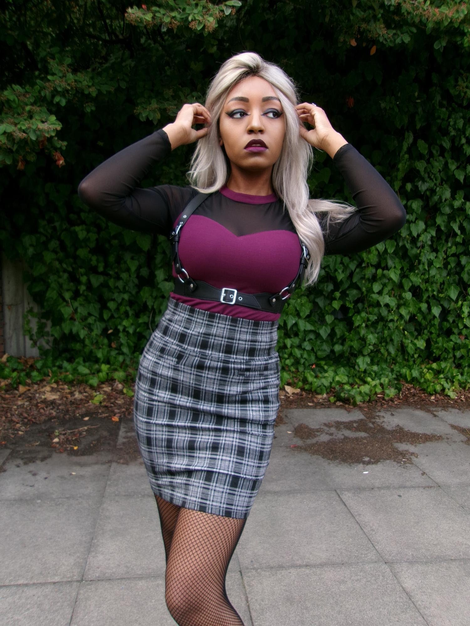 Black Grey Plaid Mini Skirt Snag