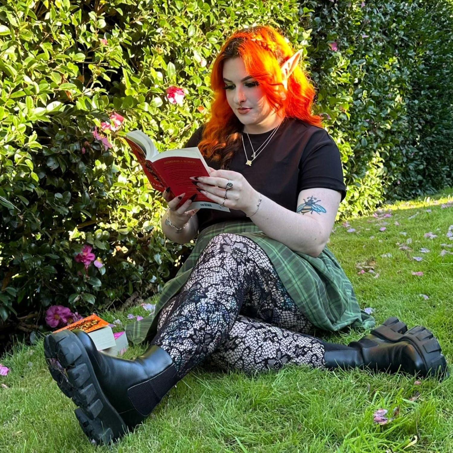 ACOTAR Fishnets - Thorns & Roses