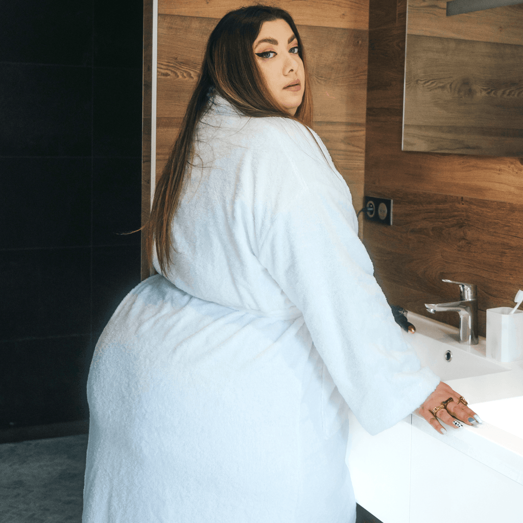 Luxury Large Bath Robe in White - Snag