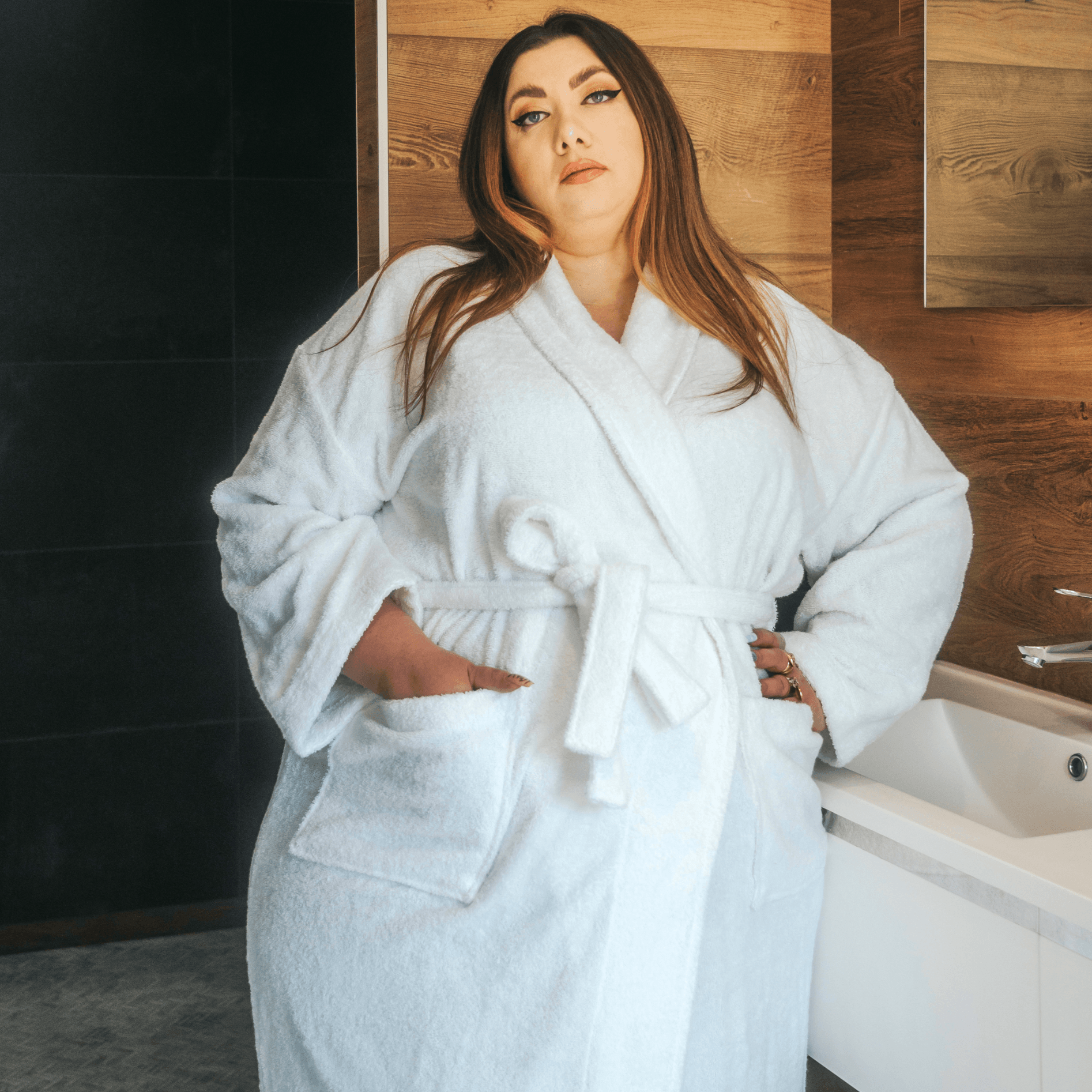 Luxury Large Bath Robe in White - Snag